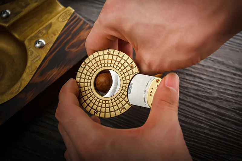 Бронзовый круглый Резак для сигарного табака с отверстием 23 мм, Гильотинные ножницы с двумя лезвиями, портативный С подарочной коробкой Изображение 4