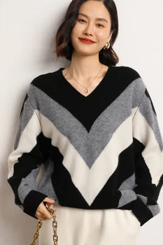 2023 Осенне-зимний Женский Новый Свободный кашемировый свитер в полоску с V-образным вырезом, свободный повседневный свитер в тон, 2023